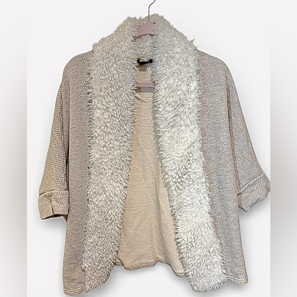 HOMMAGE Women's Cardigan with Cream Faux Fur Collar - Size L - Boutique Brand